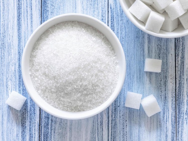 शिशु को थोड़ा चीनी दे दें sugar to prevent hiccups in children